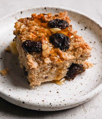 Baked Oatmeal with Apples, Raisins and Walnuts