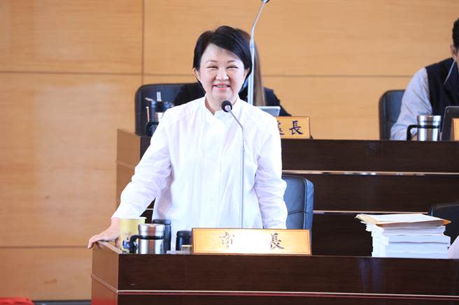 台中市長盧秀燕6日被問到「藍白怎麼合」？盧秀燕回應，在議會不談黨務、選務。（張亦惠攝）