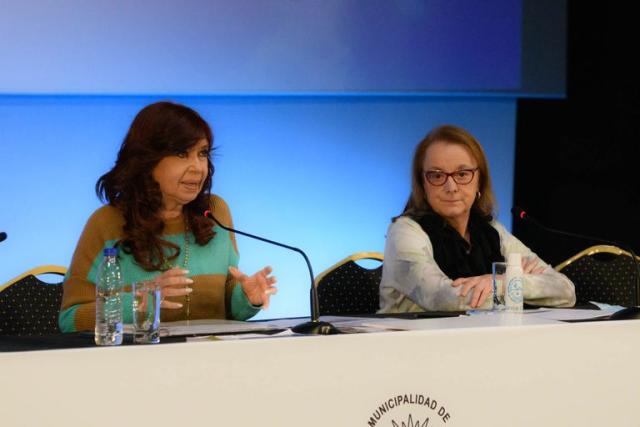 Cristina Kirchner y Alicia Kirchner ayer en El Calafate