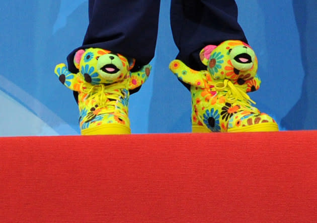 Ryan Lochte of US shoes are pictured during the Short Course Swimming World Championships in Istanbul on December 16, 2012. AFP PHOTO/MIRA