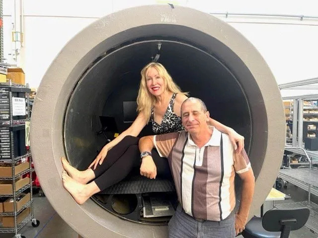 Mike Reiss and his wife took a trip to the Titanic on the submersible 