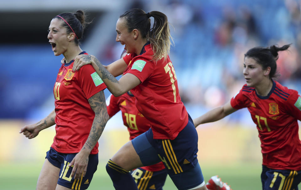 Spain's Jennifer Hermoso, left, jubilates with teammates after scoring her teams second goal, on a penalty shot, during the Women's World Cup Group B soccer match between Spain and South Africa at the Stade Oceane in Le Havre, France, Saturday, June 8, 2019. (AP Photo/Francisco Seco)