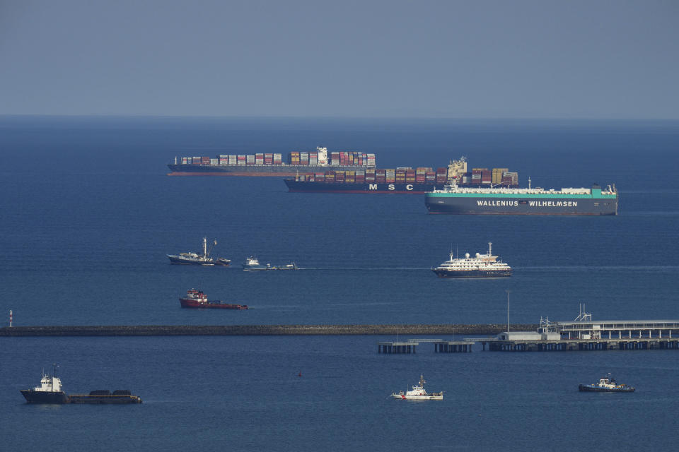 Buques de carga navegan hacia el Océano Pacífico después de transitar por el Canal de Panamá, en la Ciudad de Panamá, el jueves 2 de mayo de 2024. Los panameños elegirán un nuevo presidente el 5 de mayo. (Foto AP/Matías Delacroix)