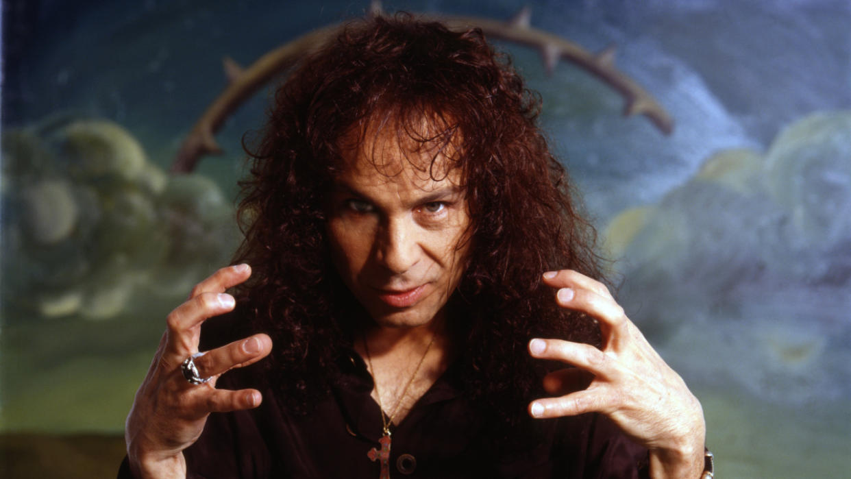  Ronnie James Dio 