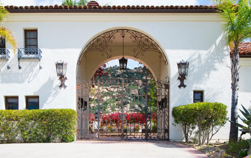 the gate of hummingbird nest ranch