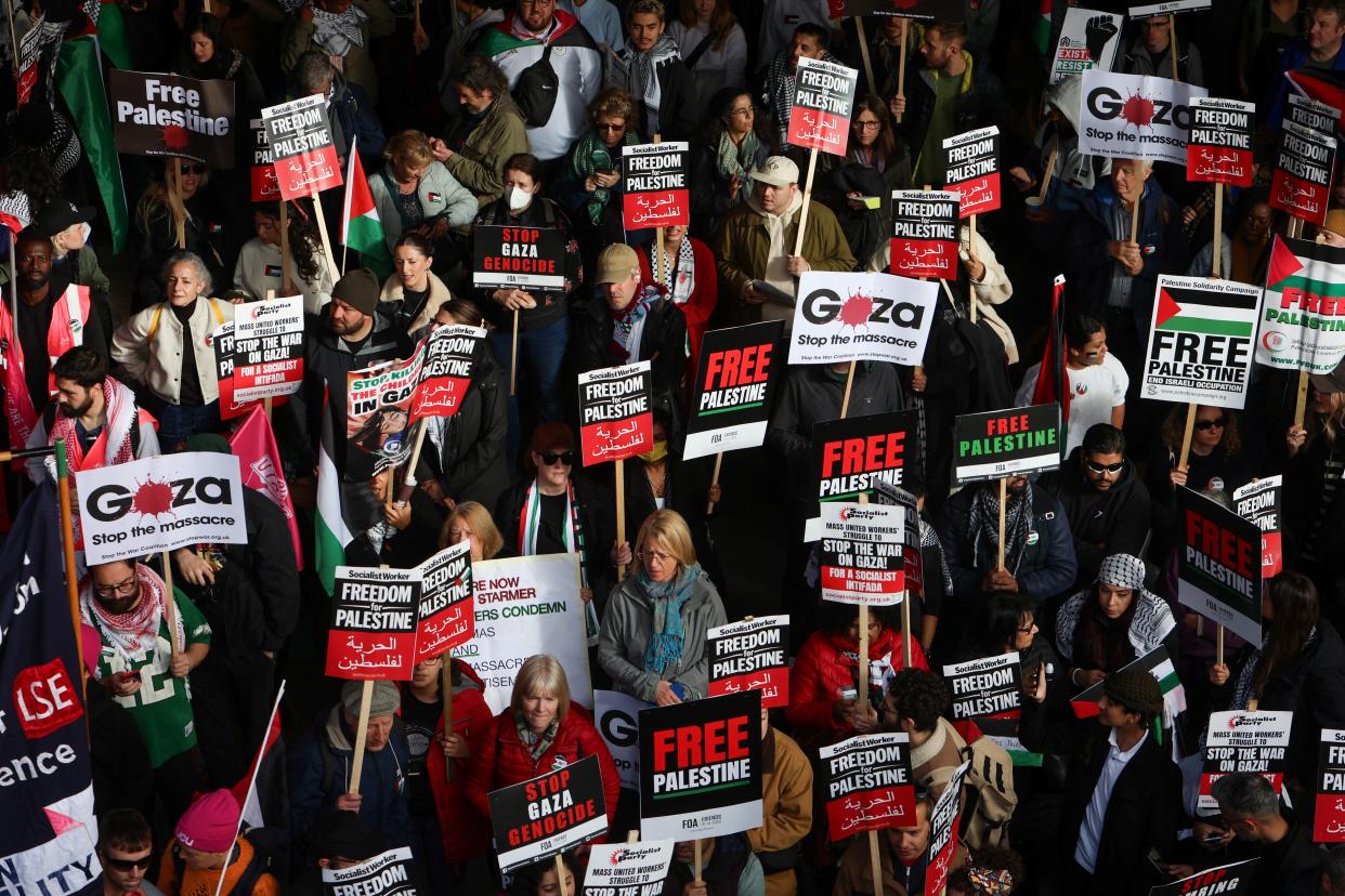 Demonstrators protest  in London (REUTERS)