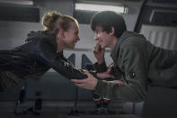 <p><span><span><span>‘Den Sternen so nah’ dreht sich um einen jungen Marsianer (Asa Butterfield), der sich über das Internet in ein hübsches Mädchen aus Colorado (Britt Robertson) verliebt. Die beiden haben nun nur ein Ziel: sich kennenzulernen. Für das Liebes/Science-Fiction-Drama interessierte sich aber keiner: Der Film spielte lediglich 12,6 Millionen Euro weltweit ein, 25 Millionen Euro blätterten die Filmemacher für die Produktion hin. </span></span></span> </p>