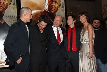 Timothy Olyphant , director Len Wiseman , Bruce Willis , Justin Long and Mary Elizabeth Winstead at the New York premiere of 20th Century Fox's Live Free or Die Hard