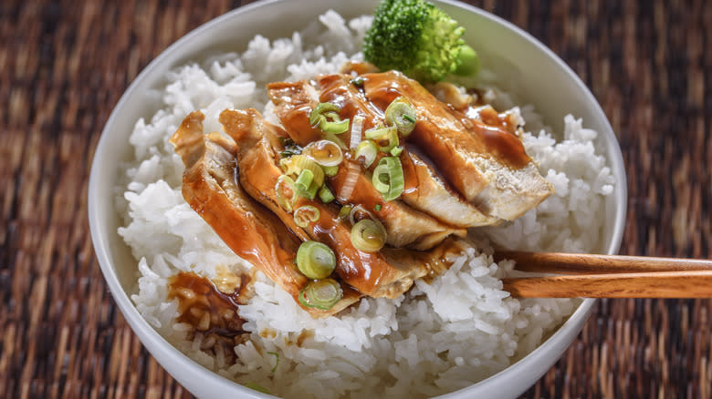 rice bowl with chicken 
