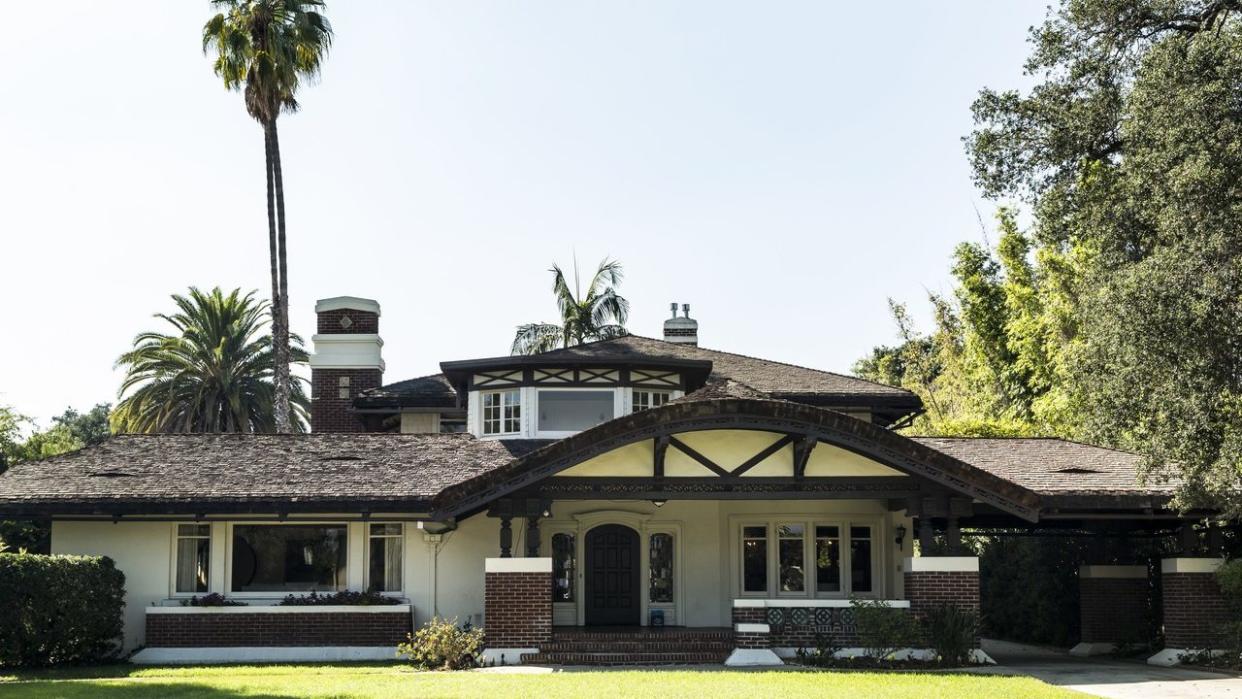 Designed by Arthur Heineman, this 1917 Cotswold-inspired bungalow in Pasadena, Calif., is on the National Register of Historic Places. To be sure, the 1940s addition in the rear with window air conditioner did not contribute to the nomination.