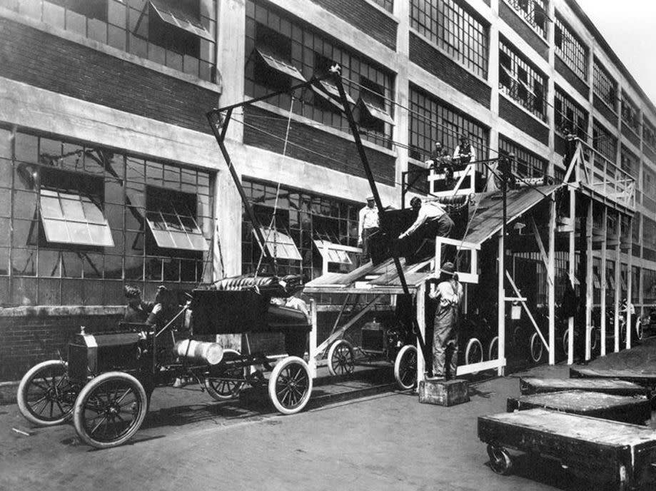 1913 Experimenting with mounting body on Model T chassis