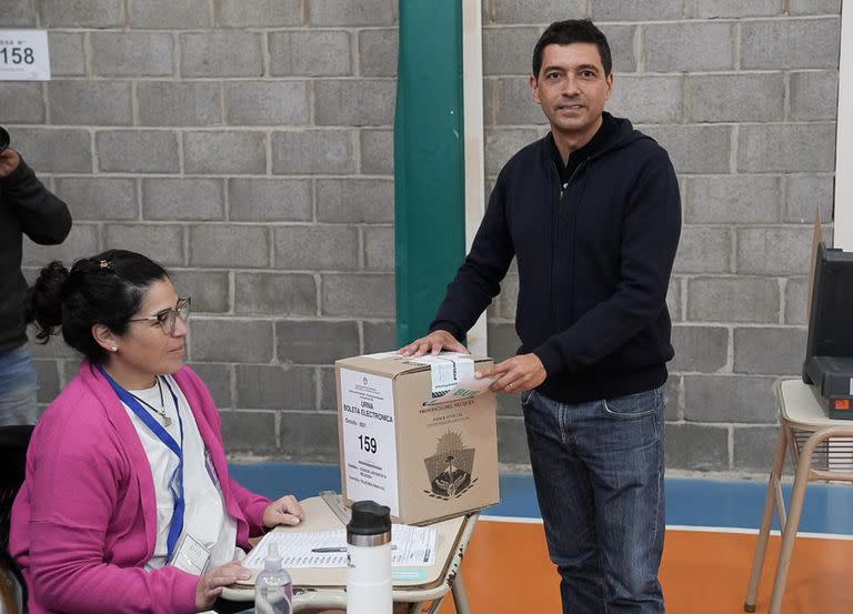 Elecciónes en Neuquén. Votó Marcos Koopmann, candidato del Movimiento Popular Neuquino