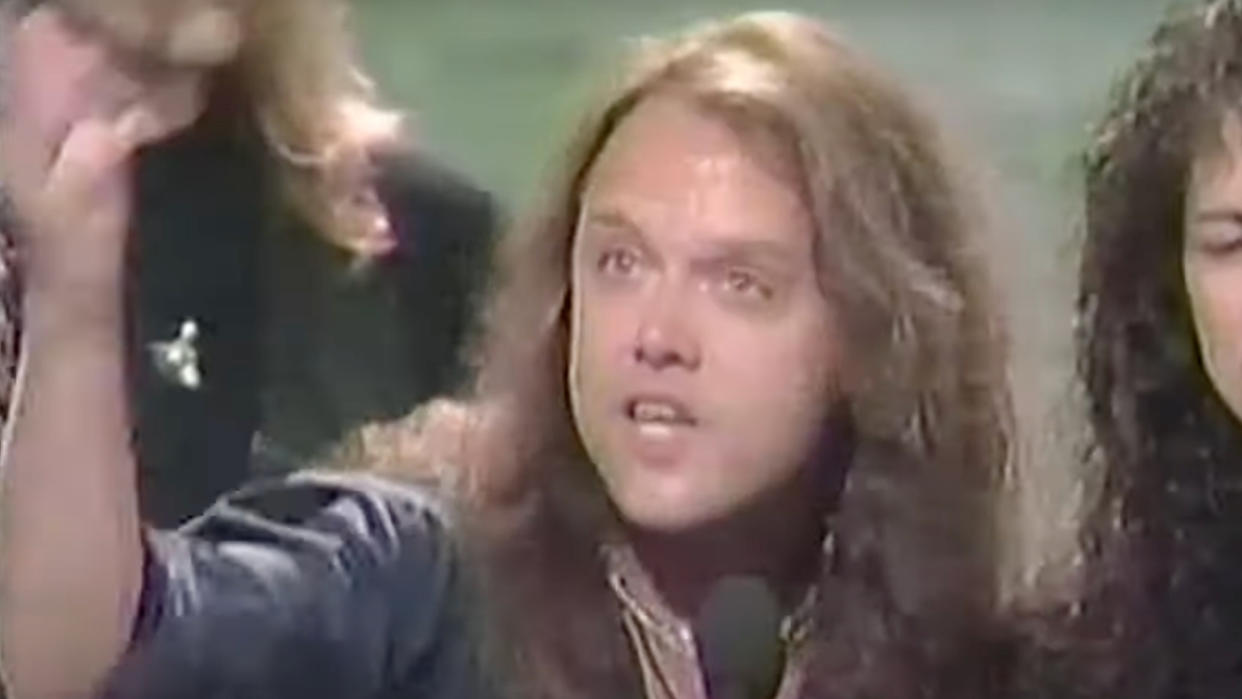  Lars Ulrich giving a speech onstage in 1992. 