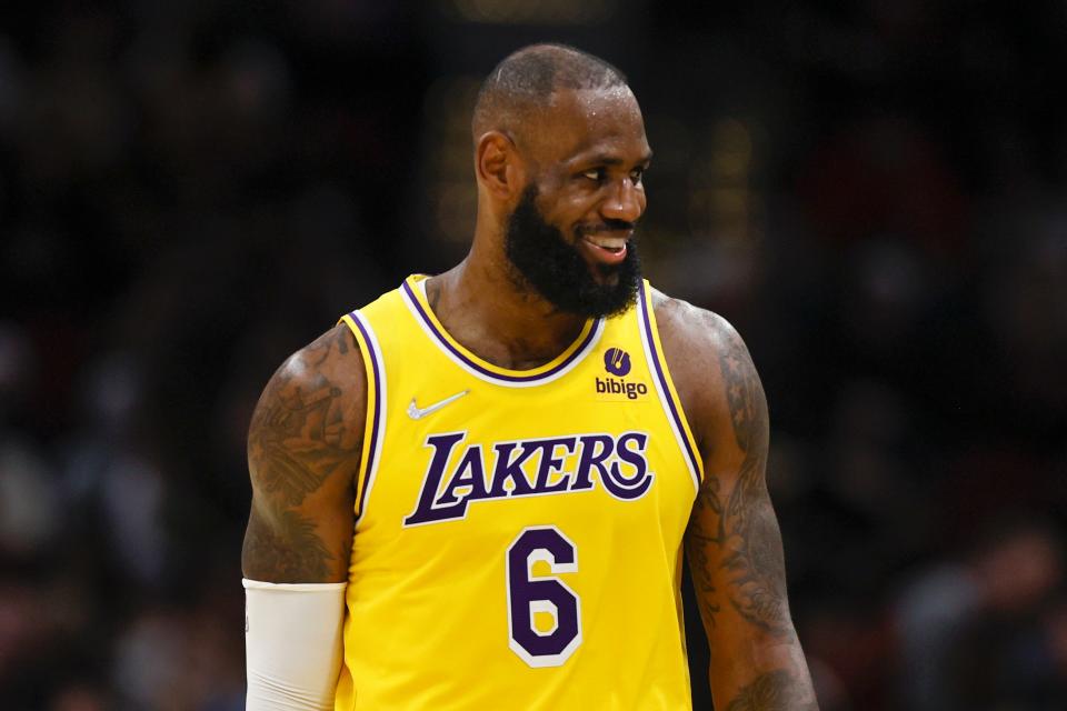 Los Angeles Lakers' LeBron James plays against the Cleveland Cavaliers during the second half of an NBA basketball game, Monday, March 21, 2022, in Cleveland. (AP Photo/Ron Schwane)