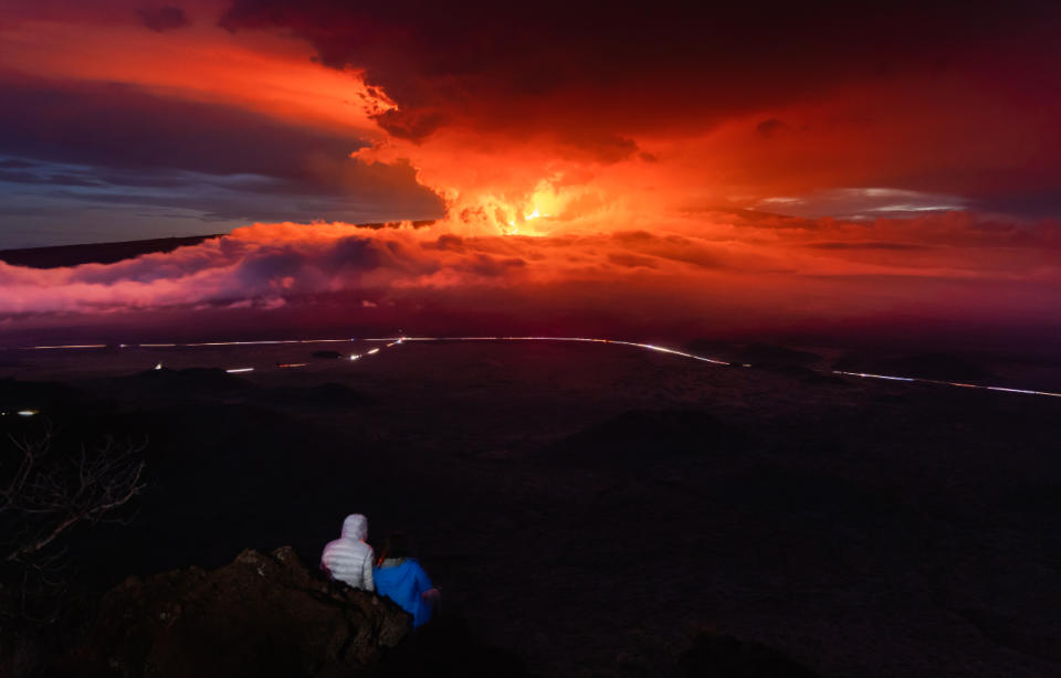 Volcán Mauna Loa en plena erupción.