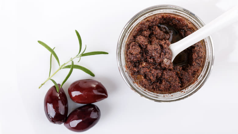 tapenade olive paste and olives