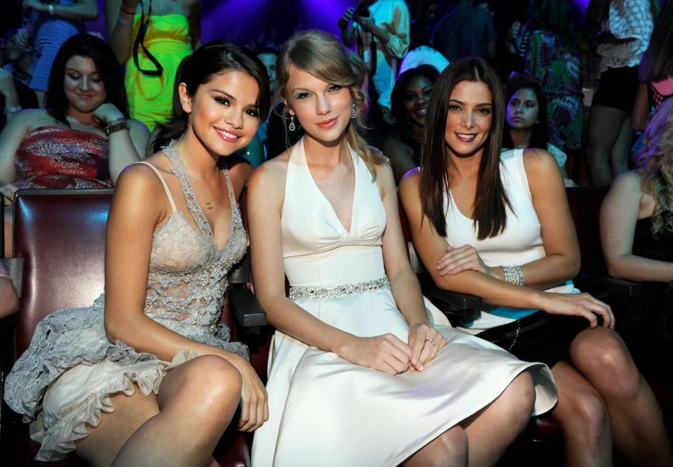 Selena Gomez, Taylor Swift, and Ashley Greene at the 2011 Teen Choice Awards.