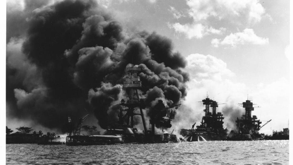 Burning and damaged ships at Pearl Harbor on Dec. 7 1941. (U.S. National Archives and Records Administration.)