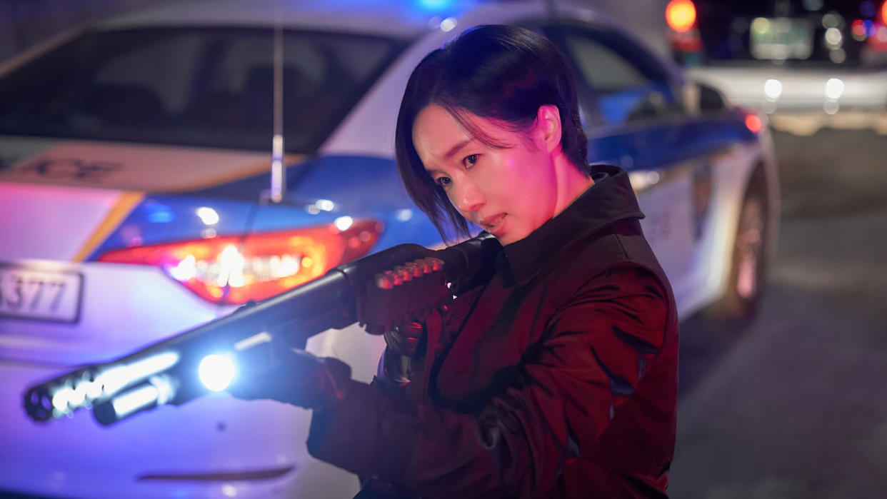 South Korean actress Lee Jung-hyun carried a 5kg-rifle for Netflix's Parasyte: The Grey.