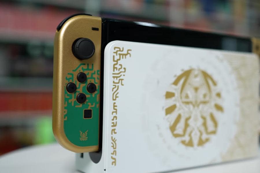 Un youtuber ya tiene el Switch OLED de Zelda sin permiso de Nintendo y le hizo unboxing