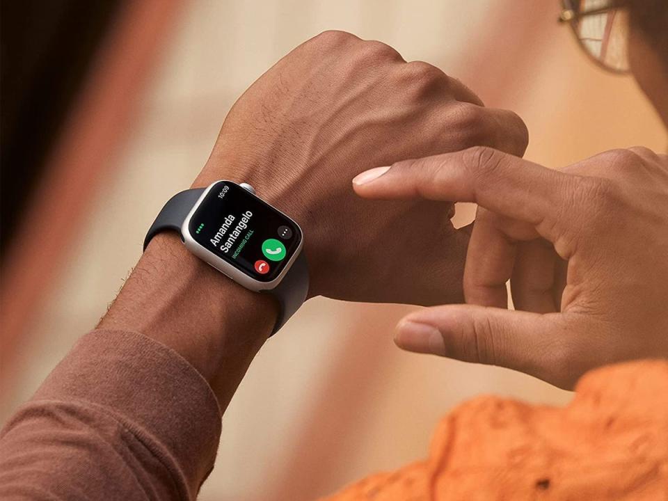 Apple arbeitet an einer grundlegenden Überarbeitung der Apple Watch mit dem Namen Watch X. (Das Bild oben zeigt die Series 8). - Copyright: Amazon