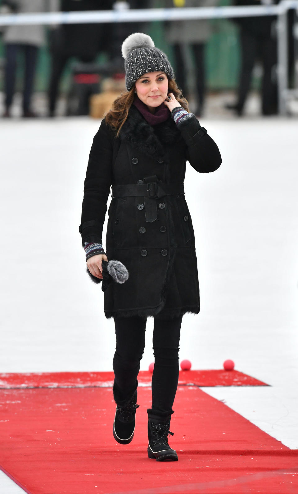 The Duchess of Cambridge stayed warm in a bobble hat. (Photo: PA)