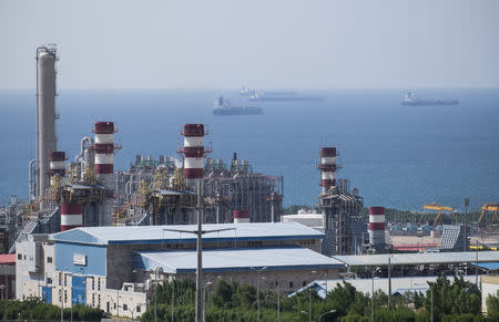 FILE PHOTO: A general view shows a unit of South Pars Gas field in Asalouyeh Seaport, north of Persian Gulf, Iran November 19, 2015. REUTERS/Raheb Homavandi/TIMA/File Photo