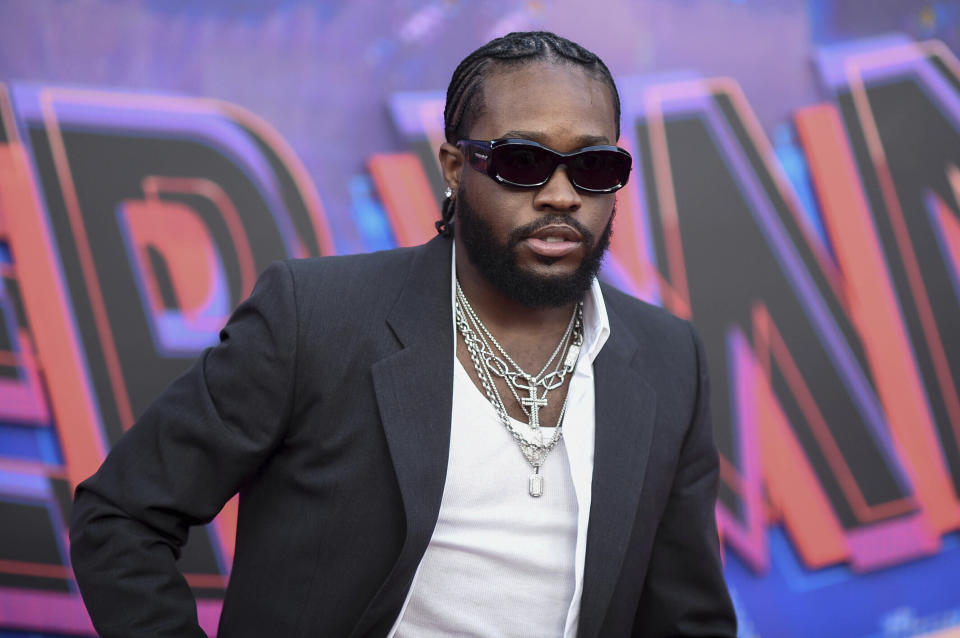 Shameik Moore llega al estreno mundial de "Spider-Man: Across The Spider-verse" el martes 30 de mayo de 2023, en Regency Village Theatre en Los Angeles. (Foto Richard Shotwell/Invision/AP)