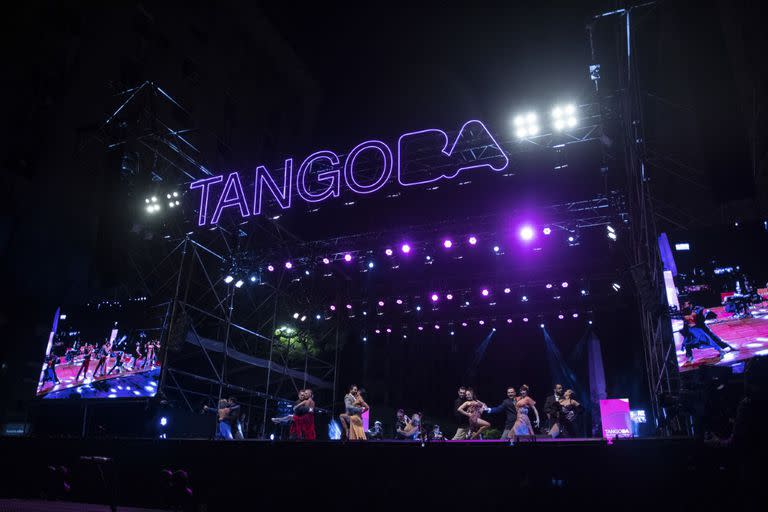 El Mundial de Tango consagró a sus nuevos ganadores en una final con el Obelisco como telón de fondo.