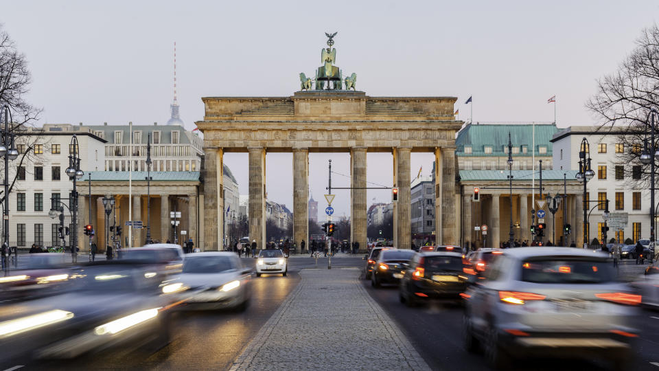 Gericht kippt Verbot von Demonstration gegen Corona-Politik. (Symbolbild: Getty)