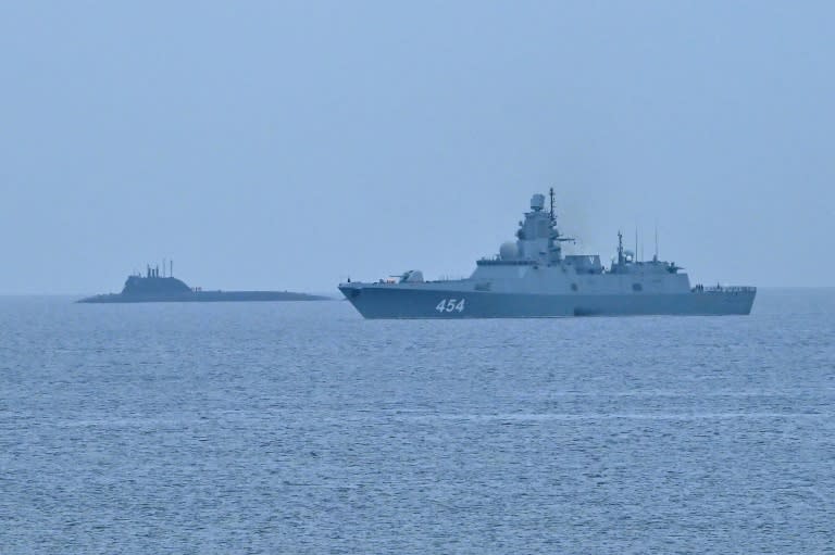 The Russian nuclear-powered submarine Kazan and the frigate Admiral Gorshkov, part of the Russian naval detachment visiting Cuba, arrive at Havana's harbor on June 12, 2024 (ADALBERTO ROQUE)