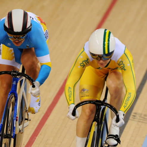 LONDON, ENGLAND - AUGUST 06: Anna Meares (R) of Australia competes against Lyubov Shulika of the Ukraine during the Women's Sprint Track Cycling Quarter Finals on Day 10 of the London 2012 Olympic Games at Velodrome on August 6, 2012 in London, England. (Photo by Michael Regan/Getty Images)