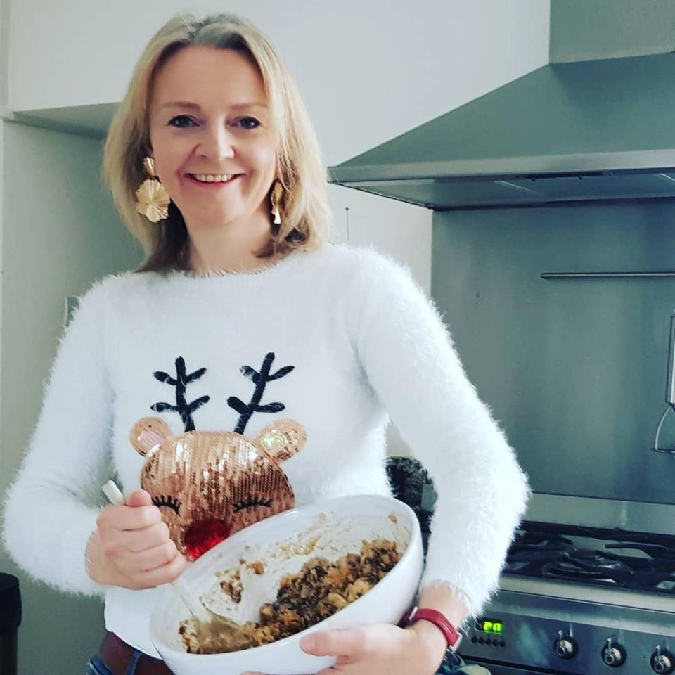 Liz Truss doing some Christmas baking (@elizabeth.truss.mp/Instagram)