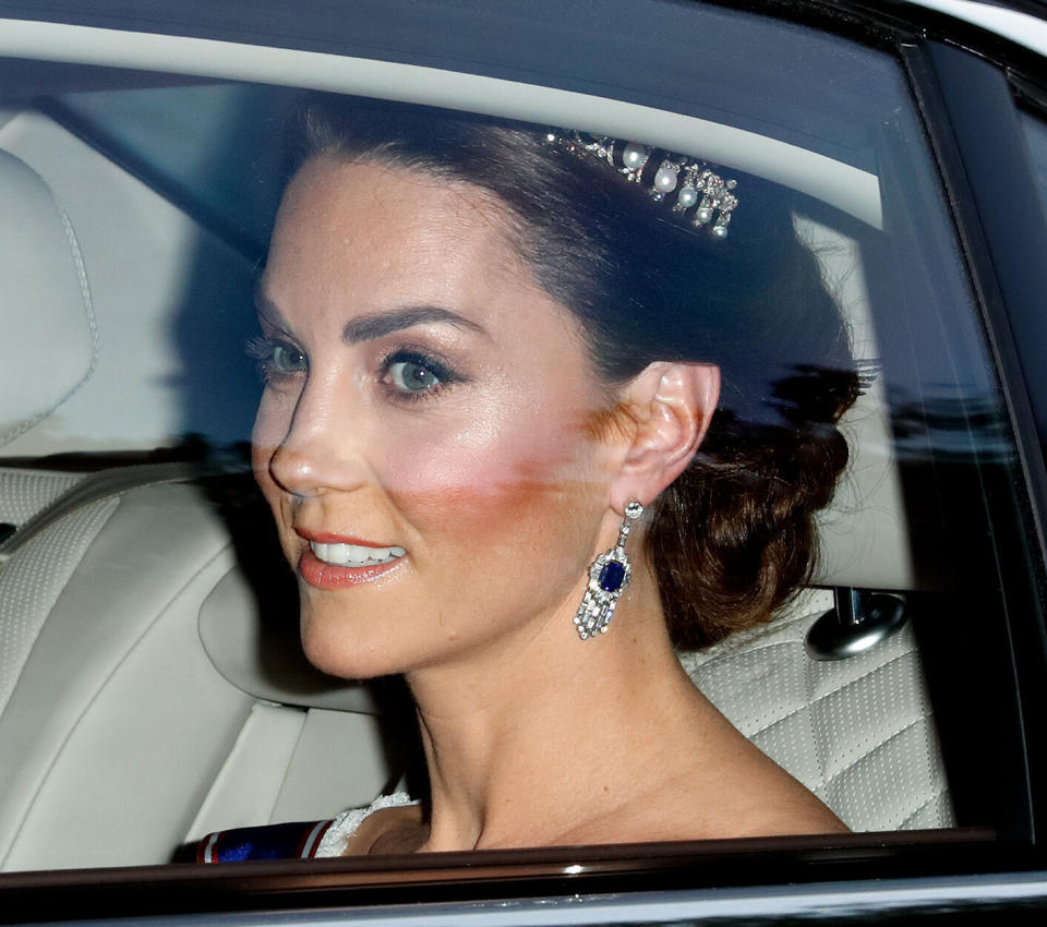 The Duchess of Cambridge arrives at the state banquet [Photo: Getty]