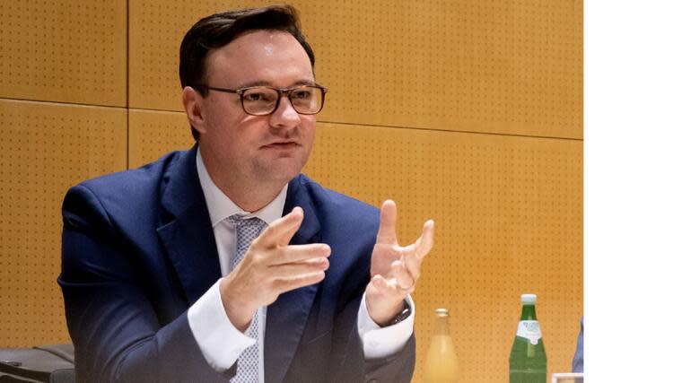 Oliver Luksic, 41, ist FDP-Chef im Saarland und verkehrspolitischer Sprecher der FDP im Bundestag. Dort arbeitet er in einem Untersuchungsausschuss auch an Aufklärung des Maut-Debakels mit. Foto: dpa