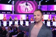 <p>RTL führt die Liste der Kuppelshows mit Abstand an. Anders als bei “Der Bachelor” sitzen seit 2013 in “Take Me Out” die Damen am längeren Hebel. 30 Kandidatinnen nehmen ihren Traumprinzen ganz genau unter die Lupe und entscheiden via Buzzer, wie lange der Single-Mann bei ihnen im Rennen bleibt. Moderiert wird die temporeiche Dating-Show von Comedian Ralf Schmitz. (Bild-Copyright: Frank Hempel/RTL) </p>