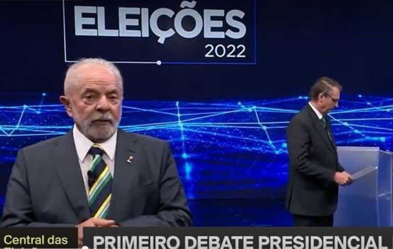 Lula da Silva y Bolsonaro, antes de un debate de campaña 