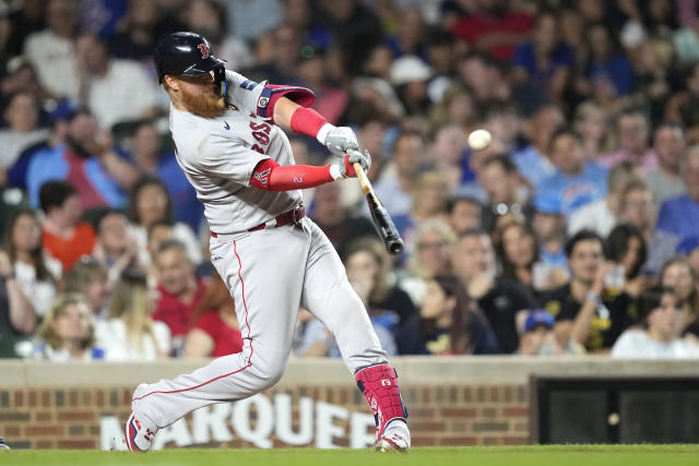 David Ross hits first home run for Red Sox