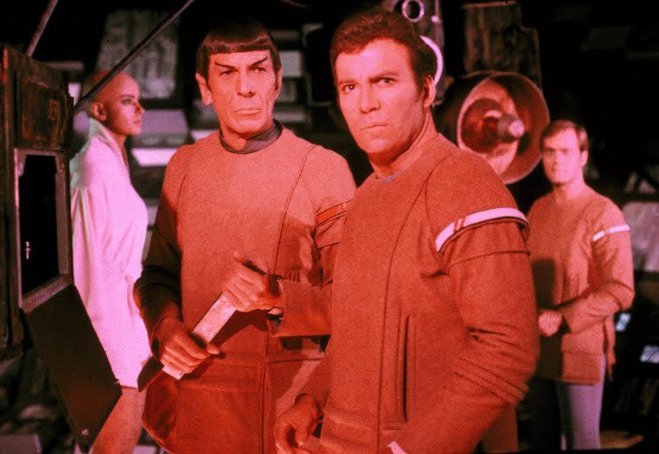 STAR TREK: THE MOTION PICTURE, STAR TREK THE MOTION PICTURE US 1979 LEONARD NIMOY WILLIAM SHATNER STAR TREK THE MOTION PICTURE US 1979 LEONARD NIMOY WILLIAM SHATNER Date 1979. Photo by: Mary Evans/PARAMOUNT PICTURES/Ronald Grant/Everett Collection(10341607)