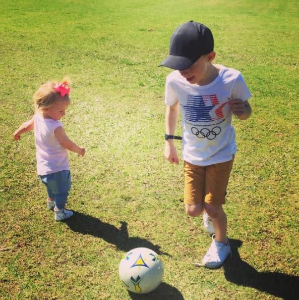 Ollie and Evie playing together. Source: Instagram