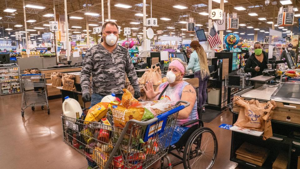 Elderly shoppers at Kroger who had their groceries paid for by Tyler Perry. (Kroger)