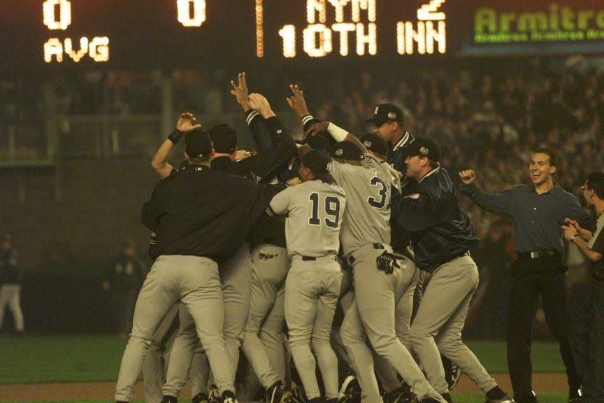 Oct 26, 2000; New York, NY, USA; Yankees celebrate. Mandatory Credit: Thomas E. Franklin/The Record-USA TODAY NETWORK