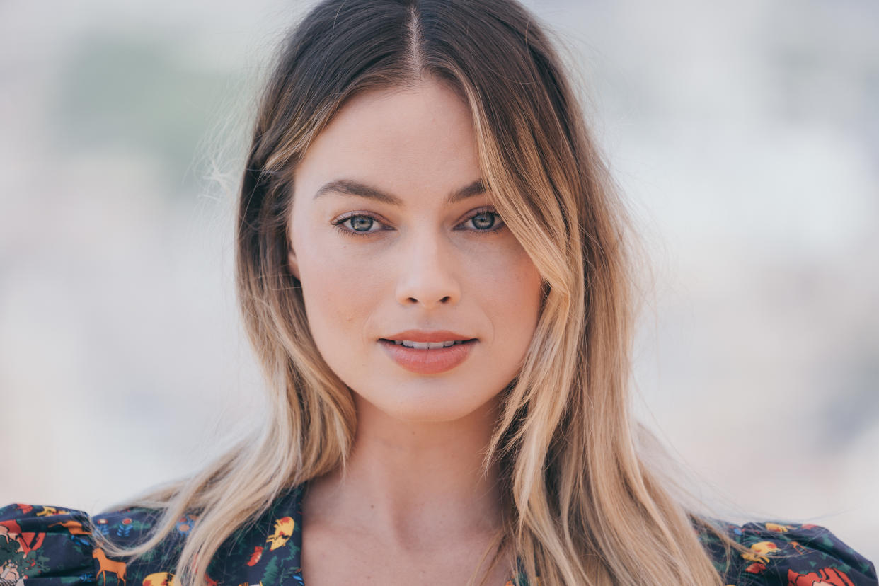 Margat Robbie attends the photocall of the movie &quot;Once Upon a time in Hollywood&quot; at Hotel De La Ville on August 03, 2019 in Rome, Italy.  (Photo by Luca Carlino/NurPhoto via Getty Images)