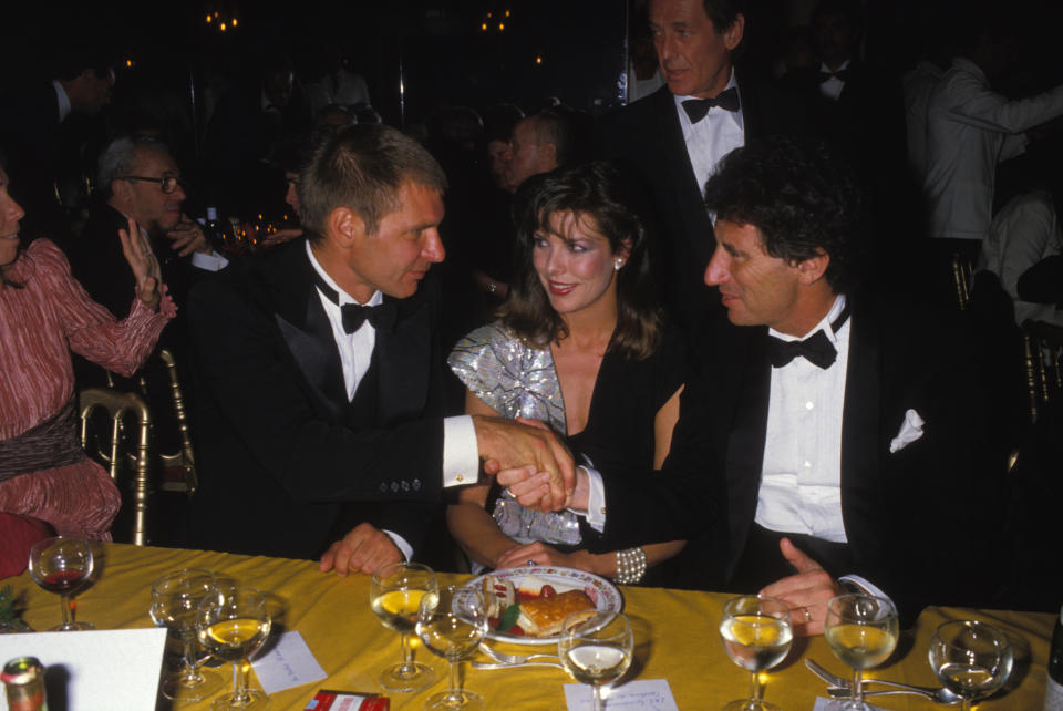 <p>Nuestro protagonista acudió al Festival de Cannes en 1985. En el evento coincidió con Carolina de Mónaco y Jack Lang, quien entonces era ministro de Cultura de Francia. (Foto: Jean-Jacques Bernier / Getty Images)</p> 
