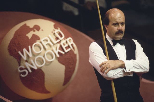 Snooker's Willie Thorne 'peniless' from gambling