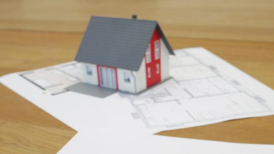 房屋交易過程中，有專業的地政士處理很重要。（圖／pixabay）