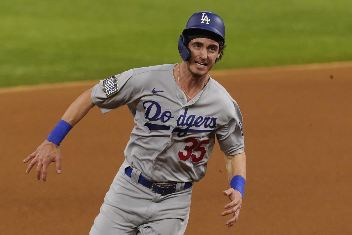 NLCS Game 7: Cody Bellinger dislocates shoulder celebrating go