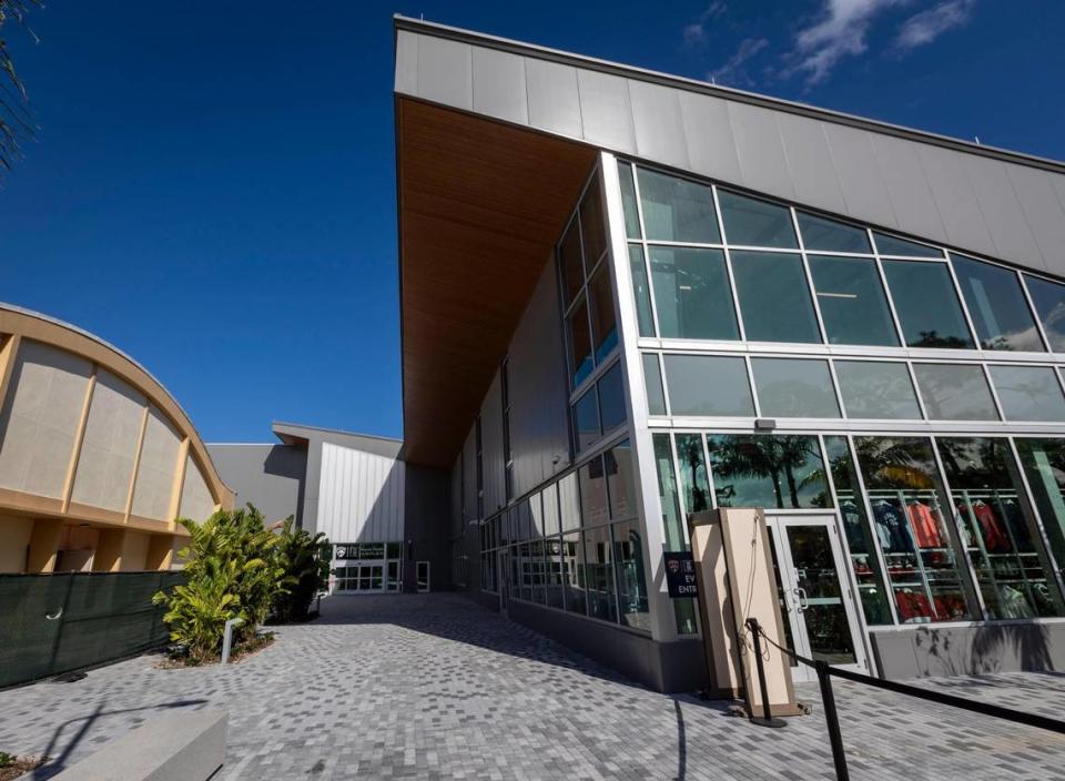 The newly constructed Baptist Health IcePlex in Fort Lauderdale is located next to the FTL War Memorial 800 NE 8th St., Fort Lauderdale, FL 33304 Jose A. Iglesias/jiglesias@elnuevoherald.com
