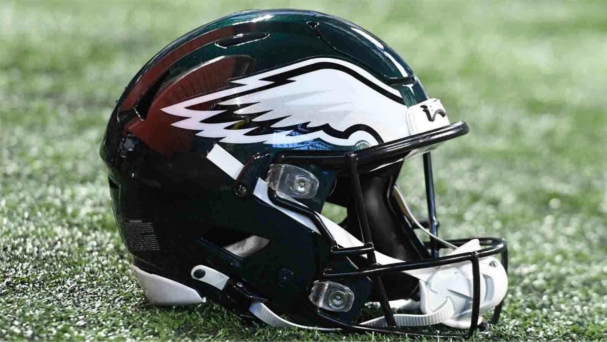 NFL, players' union approve QBspecific helmet designed to reduce