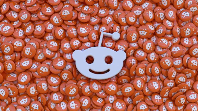 3d rendering of a Reddit logo on a bunch of pills with the app icon.